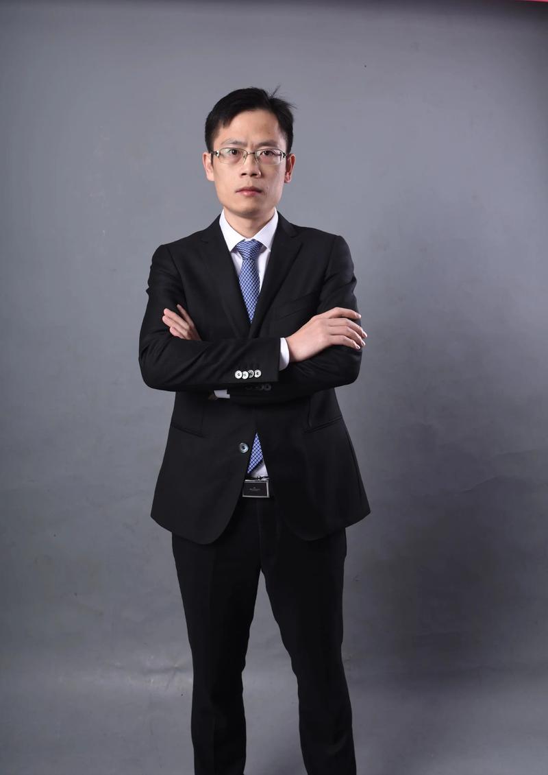 白发林 品牌视觉系统总监